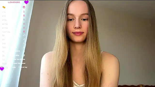 Snapshot of Viktoria_Vibes chatting on May 16, 3:11 pm Viktoria Vibes online show from May 16, 3:11 pm
