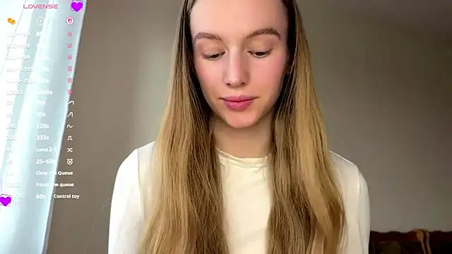 Snapshot of Viktoria_Vibes chatting on May 20, 3:07 pm Viktoria Vibes online show from May 20, 3:07 pm