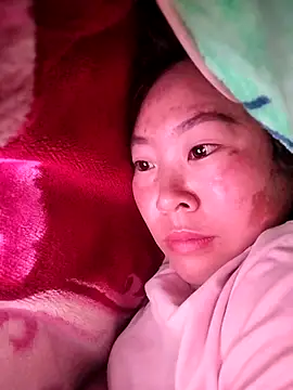 Yiyoongg online show from February 9, 9:19 pm