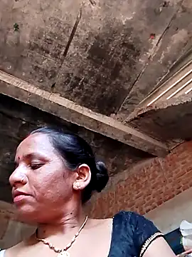 Snapshot of Anitarakkoli chatting on June 4, 6:08 am Anitarakkoli online show from June 4, 6:08 am