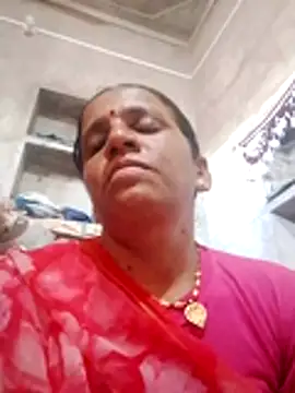 Snapshot of Anitarakkoli chatting on June 19, 7:12 am Anitarakkoli online show from June 19, 7:12 am