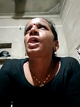 Snapshot of Anitarakkoli chatting on July 4, 3:07 pm Anitarakkoli online show from July 4, 3:07 pm