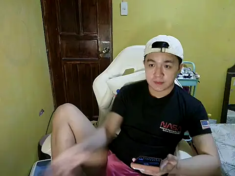 superrrrrghil online show from February 11, 3:06 pm