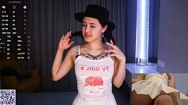 Snapshot of VerlieChahal chatting on March 15, 8:04 pm VerlieChahal online show from March 15, 8:04 pm