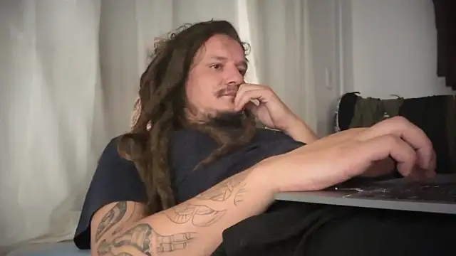 Snapshot of jjjmlz182 chatting on February 11, 9:14 am jjjmlz182 online show from February 11, 9:14 am