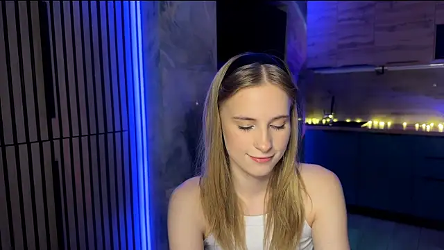 Snapshot of amily_sunray chatting on May 11, 4:15 pm amily sunray online show from May 11, 4:15 pm
