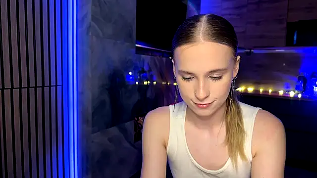 Snapshot of amily_sunray chatting on May 12, 4:26 pm amily sunray online show from May 12, 4:26 pm