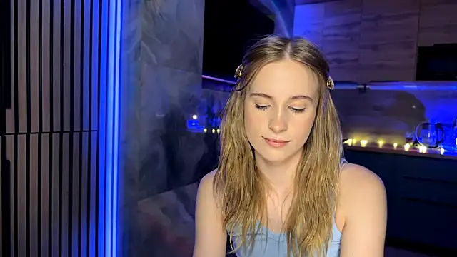 Snapshot of amily_sunray chatting on May 13, 4:37 pm amily sunray online show from May 13, 4:37 pm