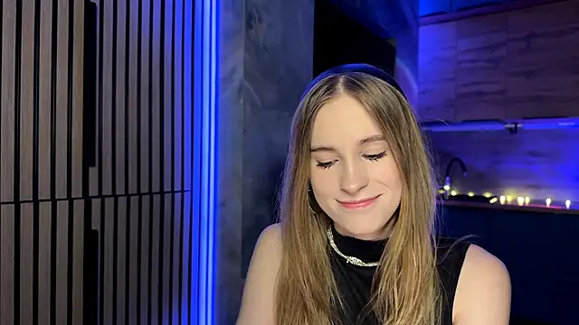 Snapshot of amily_sunray chatting on May 16, 3:44 pm amily sunray online show from May 16, 3:44 pm