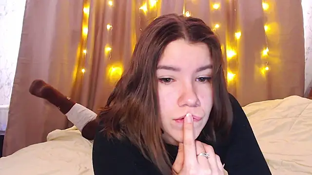 AdelMauds online show from March 11, 7:14 am