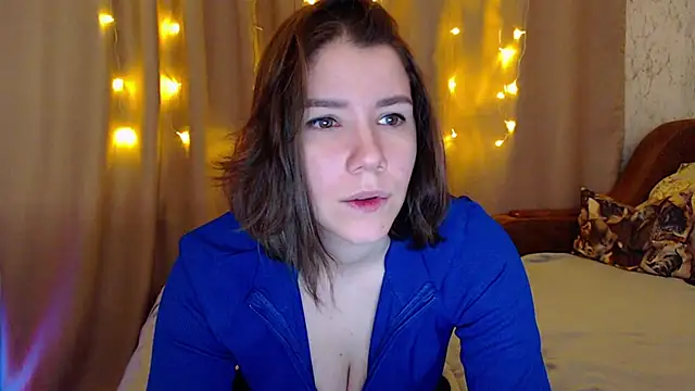 AdelMauds online show from March 27, 4:29 pm