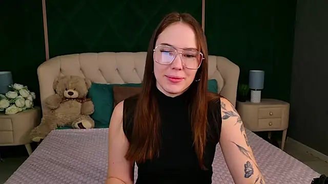 Arielle Vade online show from April 23, 5:19 am