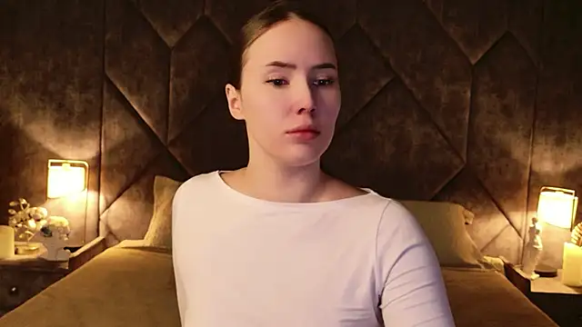 Arielle Vade online show from May 2, 5:12 am