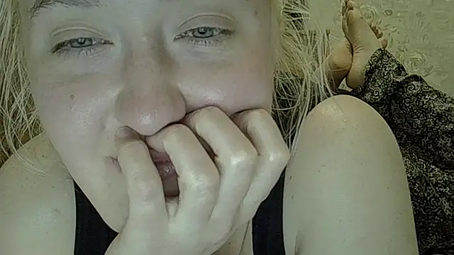 CurvyWild Lady30 online show from May 5, 7:22 pm