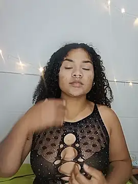 Snapshot of BrianaSweetxxx chatting on June 30, 2:45 am BrianaSweetxxx online show from June 30, 2:45 am