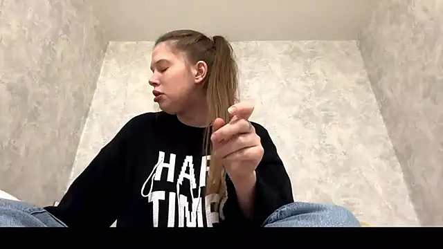 Lunexia Kysstoria online show from February 18, 3:52 pm