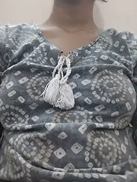 Snapshot of shivani_jain chatting on February 16, 5:42 pm shivani jain online show from February 16, 5:42 pm