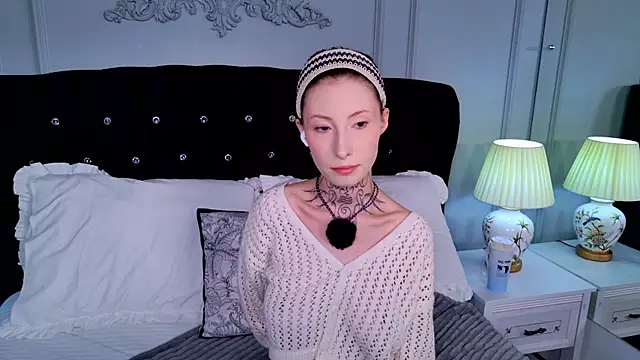roxy morrison x online show from May 18, 4:07 am
