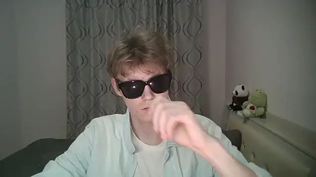 AntapTFY online show from April 5, 10:45 am