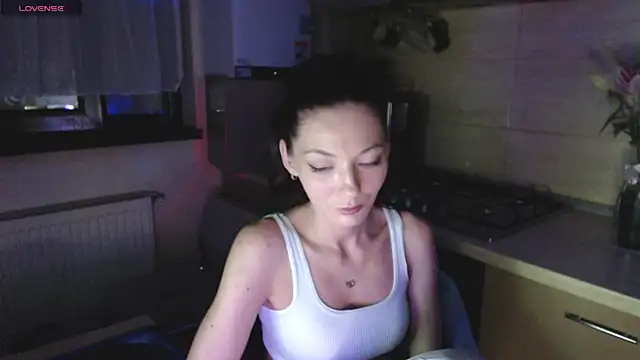 Snapshot of AyanaGrumpix chatting on June 8, 1:28 am AyanaGrumpix online show from June 8, 1:28 am