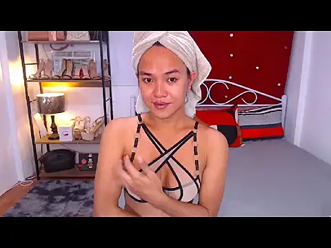 Snapshot of SeductiveAya chatting on February 24, 10:30 pm SeductiveAya online show from February 24, 10:30 pm