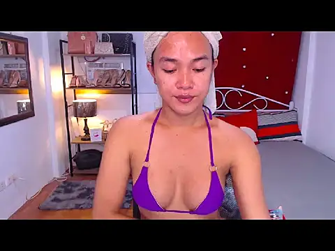 Snapshot of SeductiveAya chatting on March 5, 10:28 pm SeductiveAya online show from March 5, 10:28 pm