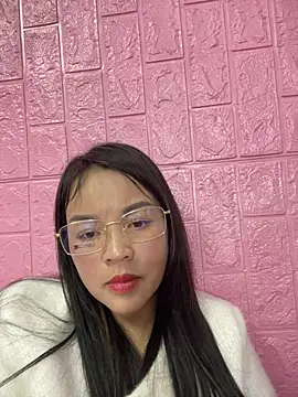 Snapshot of Strawberry-wet chatting on February 9, 7:56 am Strawberry-wet online show from February 9, 7:56 am