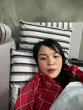 Snapshot of Strawberry-wet chatting on February 13, 2:35 pm Strawberry-wet online show from February 13, 2:35 pm