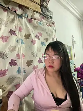 Snapshot of Strawberry-wet chatting on March 14, 12:43 pm Strawberry-wet online show from March 14, 12:43 pm