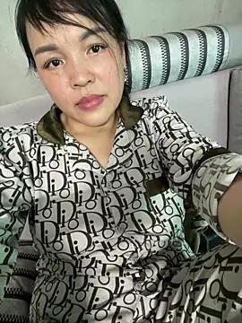 Snapshot of Strawberry-wet chatting on April 6, 6:14 am Strawberry-wet online show from April 6, 6:14 am