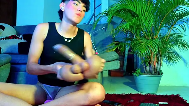 Snapshot of max_femboy chatting on May 8, 4:51 am max femboy online show from May 8, 4:51 am