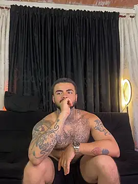 Snapshot of Benjii_Carter1 chatting on February 9, 8:51 am Benjii Carter1 online show from February 9, 8:51 am