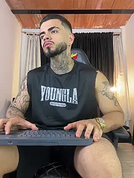 Benjii Carter1 online show from April 1, 2:56 am