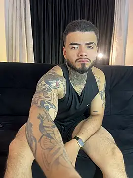 Benjii Carter1 online show from April 3, 1:25 am