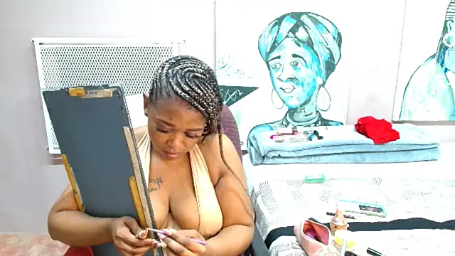 Snapshot of TyraHotxxx chatting on April 15, 6:09 am TyraHotxxx online show from April 15, 6:09 am