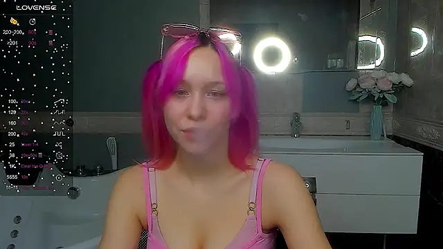 EmilyTrase online show from March 26, 3:45 am