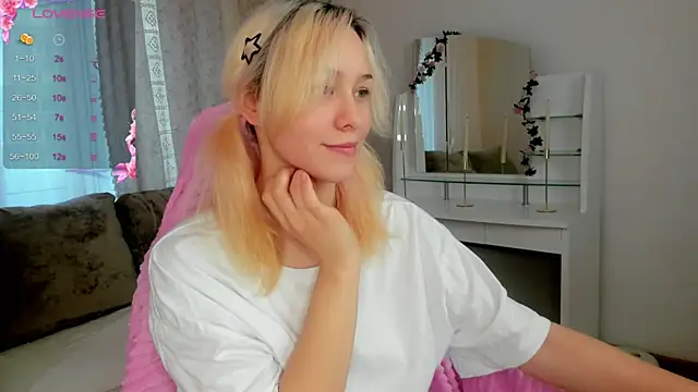 EmilyTrase online show from May 6, 1:14 am
