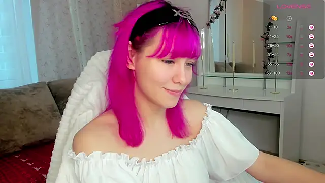 EmilyTrase online show from May 10, 1:11 am