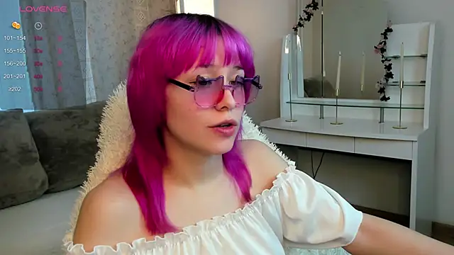 EmilyTrase online show from May 17, 1:14 am