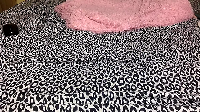 Spicycindy123 online show from April 1, 8:15 am