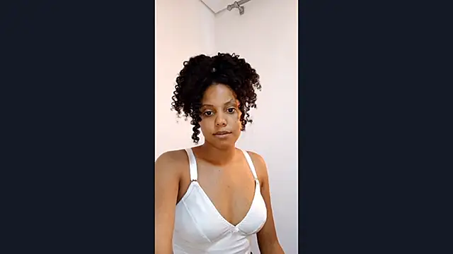 EsterSantopietro online show from February 15, 1:41 pm