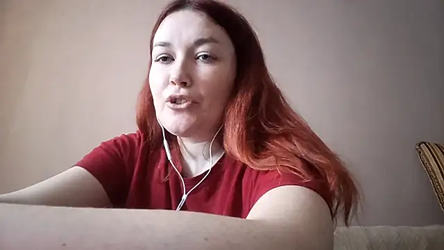 Snapshot of GlitterCharm chatting on February 10, 12:20 pm GlitterCharm online show from February 10, 12:20 pm