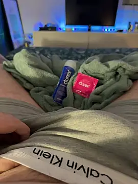 Thomascrtz online show from April 15, 8:42 pm