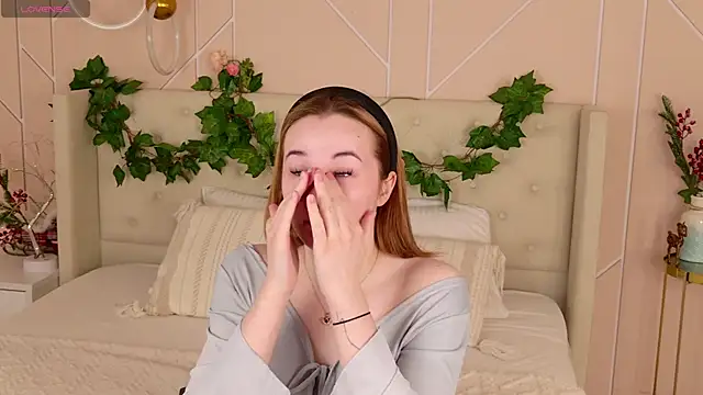 Abigail Forland online show from March 15, 5:13 am