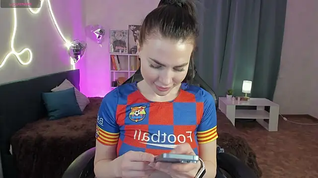 little  isabel online show from May 7, 7:58 am