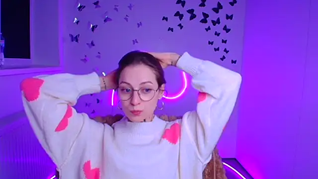 Esmi Winter online show from February 19, 6:31 am