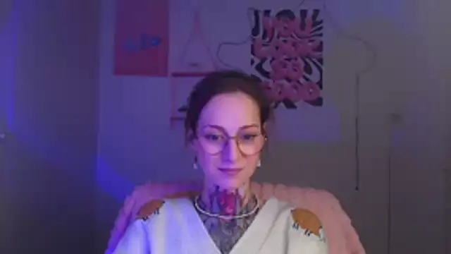 Esmi Winter online show from March 12, 6:19 am