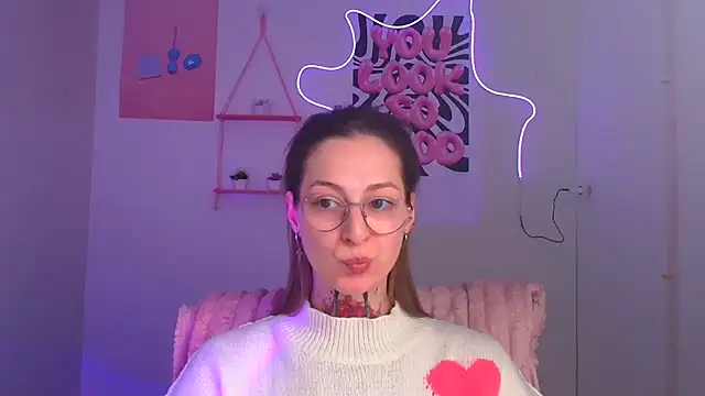 Esmi Winter online show from March 20, 6:35 pm