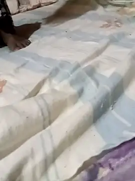 Snapshot of SL_HonyCPL chatting on February 13, 6:09 am SL HonyCPL online show from February 13, 6:09 am