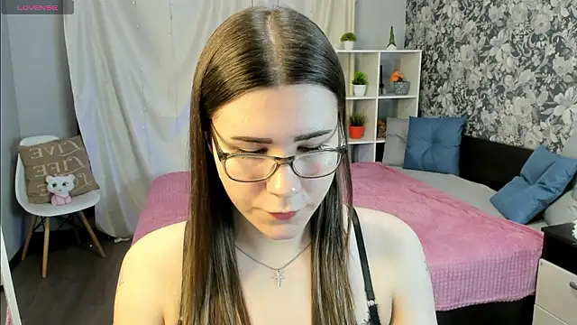 Coraline kitty online show from March 22, 8:18 am